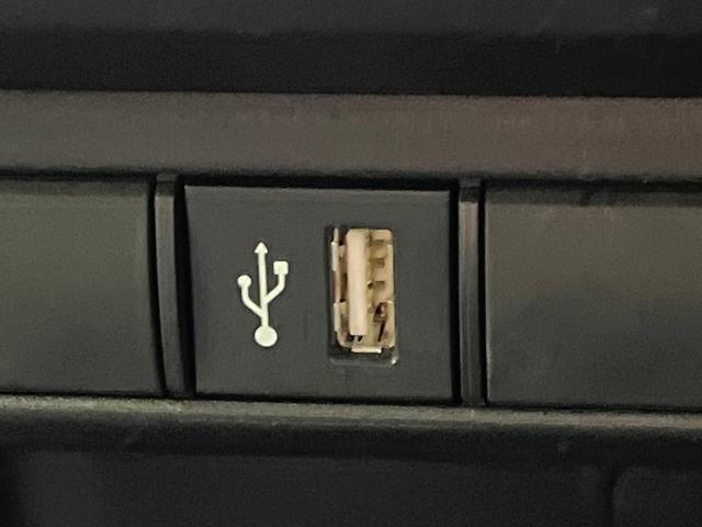 ヤリス X 4WD 純正ナビ バックカメラ 寒冷地仕様 トヨタセーフティセンス レーダークルーズ 禁煙車 スマートキー ETC オートハイビーム オートライト Bluetooth再生 車線逸脱警報(44枚目)