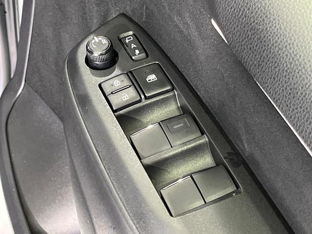 ヤリス X 4WD 純正ナビ バックカメラ 寒冷地仕様 トヨタセーフティセンス レーダークルーズ 禁煙車 スマートキー ETC オートハイビーム オートライト Bluetooth再生 車線逸脱警報(49枚目)