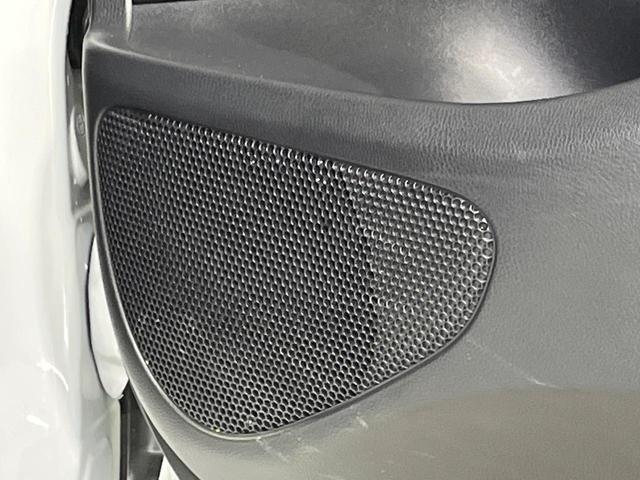 ヤリス X 4WD 純正ナビ バックカメラ 寒冷地仕様 トヨタセーフティセンス レーダークルーズ 禁煙車 スマートキー ETC オートハイビーム オートライト Bluetooth再生 車線逸脱警報(50枚目)