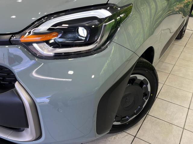 シエンタ ハイブリッドＺ　登録済未使用車　両側電動スライドドア　１０．５型純正ディスプレイオーディオ＋　全周囲カメラ　セーフティセンス　レーダークルーズ　禁煙車　コーナーセンサー　レーンキープ　スマートキー　ＬＥＤヘッド（13枚目）