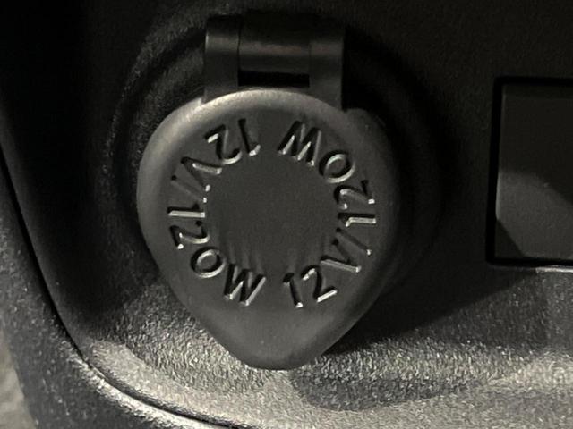 シエンタ ハイブリッドＺ　登録済未使用車　両側電動スライドドア　１０．５型純正ディスプレイオーディオ＋　全周囲カメラ　セーフティセンス　レーダークルーズ　禁煙車　コーナーセンサー　レーンキープ　スマートキー　ＬＥＤヘッド（38枚目）