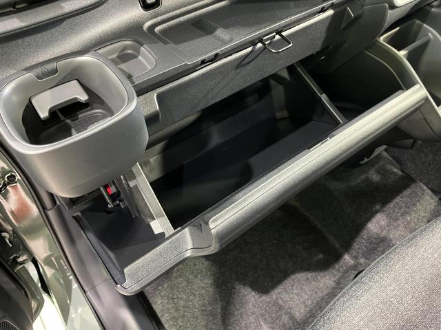 シエンタ ハイブリッドＺ　登録済未使用車　両側電動スライドドア　１０．５型純正ディスプレイオーディオ＋　全周囲カメラ　セーフティセンス　レーダークルーズ　禁煙車　コーナーセンサー　レーンキープ　スマートキー　ＬＥＤヘッド（56枚目）