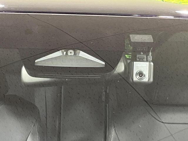 ヤリスクロス Ｚ　４ＷＤ　純正８型ディスプレイ　全周囲カメラ　寒冷地仕様　セーフティセンス　レーダークルーズ　禁煙車　ハーフレザーシート　前席シートヒーター　パワーシート　ドラレコ　クリアランスソナー　スマートキー（6枚目）