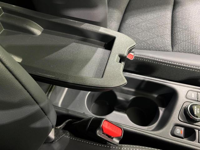 ヤリスクロス Ｚ　４ＷＤ　純正８型ディスプレイ　全周囲カメラ　寒冷地仕様　セーフティセンス　レーダークルーズ　禁煙車　ハーフレザーシート　前席シートヒーター　パワーシート　ドラレコ　クリアランスソナー　スマートキー（50枚目）