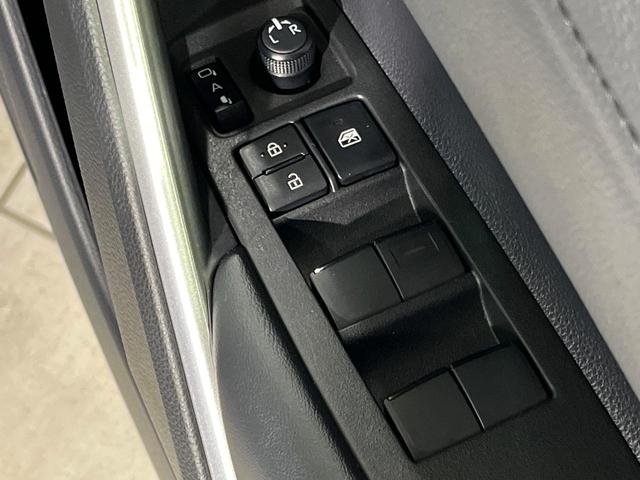 カローラクロス ハイブリッド　Ｚ　４ＷＤ　パノラマルーフ　純正１０．５型ディスプレイ　全周囲カメラ　トヨタチームメイト　寒冷地仕様　セーフティセンス　レーダークルーズ　禁煙車　パワーバックドア　ハーフレザーシート　前席シートヒーター（53枚目）