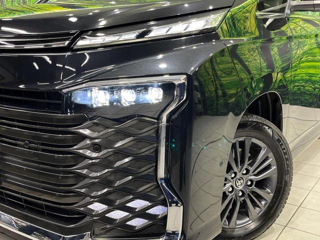 ヴォクシー ハイブリッドＳ－Ｚ　４ＷＤ　両側電動スライド　純正１０．５型ディスプレイ　フリップダウン　全周囲カメラ　トヨタチームメイト　寒冷地セット　ＡＣ１００Ｖ電源　セーフティセンス　レーダークルーズ　禁煙車　パワーバックドア（12枚目）