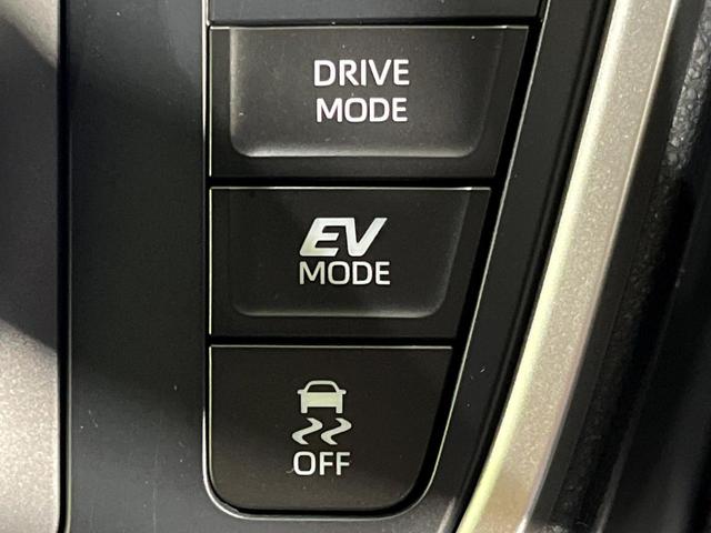 ヴォクシー ハイブリッドＳ－Ｚ　４ＷＤ　両側電動スライド　純正１０．５型ディスプレイ　フリップダウン　全周囲カメラ　トヨタチームメイト　寒冷地セット　ＡＣ１００Ｖ電源　セーフティセンス　レーダークルーズ　禁煙車　パワーバックドア（26枚目）