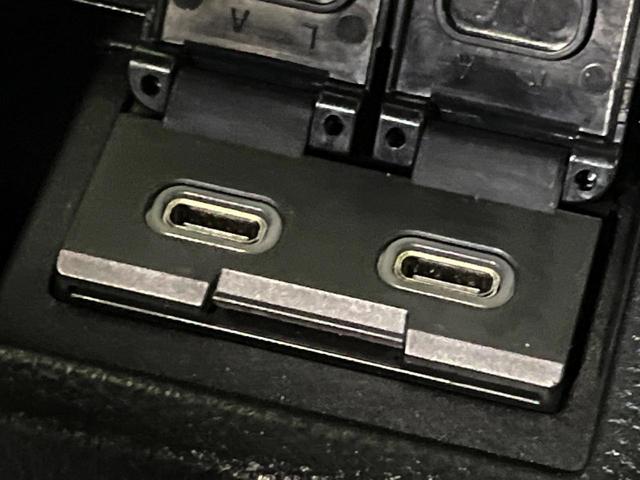 ヴォクシー ハイブリッドＳ－Ｚ　４ＷＤ　両側電動スライド　純正１０．５型ディスプレイ　フリップダウン　全周囲カメラ　トヨタチームメイト　寒冷地セット　ＡＣ１００Ｖ電源　セーフティセンス　レーダークルーズ　禁煙車　パワーバックドア（38枚目）