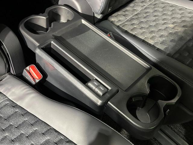 ヴォクシー ハイブリッドＳ－Ｚ　４ＷＤ　両側電動スライド　純正１０．５型ディスプレイ　フリップダウン　全周囲カメラ　トヨタチームメイト　寒冷地セット　ＡＣ１００Ｖ電源　セーフティセンス　レーダークルーズ　禁煙車　パワーバックドア（66枚目）