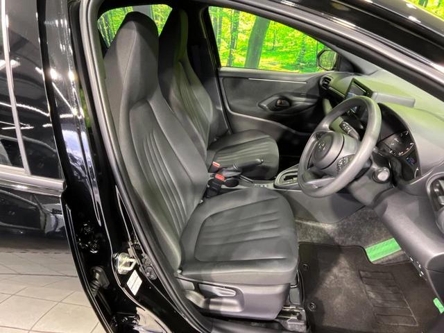 ヤリス Ｘ　４ＷＤ　ＳＤナビ　バックカメラ　寒冷地仕様　トヨタセーフティセンス　レーダークルーズ　禁煙車　コーナーセンサー　スマートキー　ＥＴＣ　オートライト　ＣＤ　ＤＶＤ再生　フルセグ（8枚目）