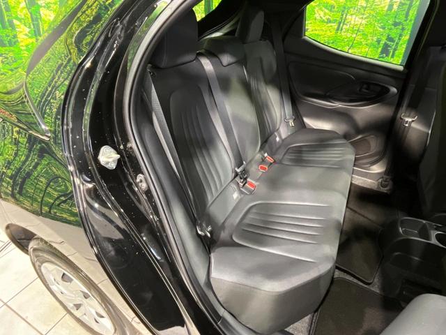 ヤリス Ｘ　４ＷＤ　ＳＤナビ　バックカメラ　寒冷地仕様　トヨタセーフティセンス　レーダークルーズ　禁煙車　コーナーセンサー　スマートキー　ＥＴＣ　オートライト　ＣＤ　ＤＶＤ再生　フルセグ（9枚目）
