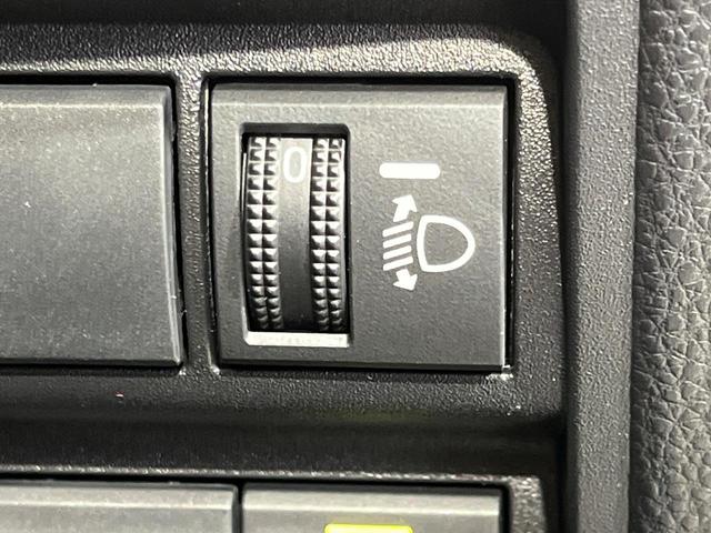 ヤリス Ｘ　４ＷＤ　ＳＤナビ　バックカメラ　寒冷地仕様　トヨタセーフティセンス　レーダークルーズ　禁煙車　コーナーセンサー　スマートキー　ＥＴＣ　オートライト　ＣＤ　ＤＶＤ再生　フルセグ（30枚目）