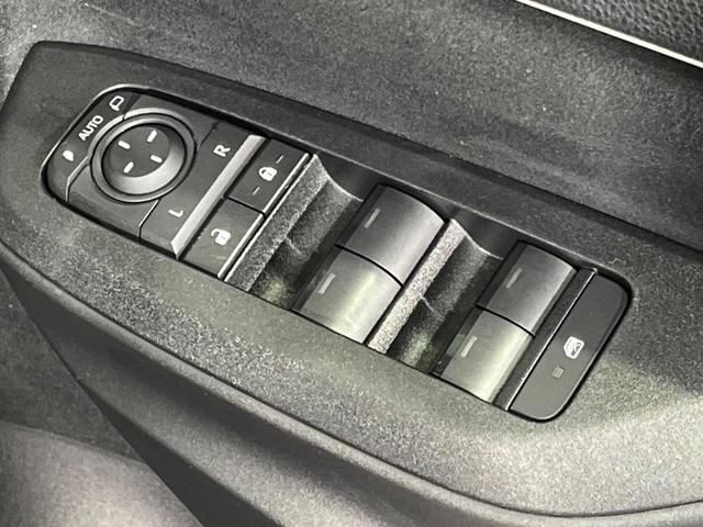 ヤリス Ｘ　４ＷＤ　ＳＤナビ　バックカメラ　寒冷地仕様　トヨタセーフティセンス　レーダークルーズ　禁煙車　コーナーセンサー　スマートキー　ＥＴＣ　オートライト　ＣＤ　ＤＶＤ再生　フルセグ（39枚目）