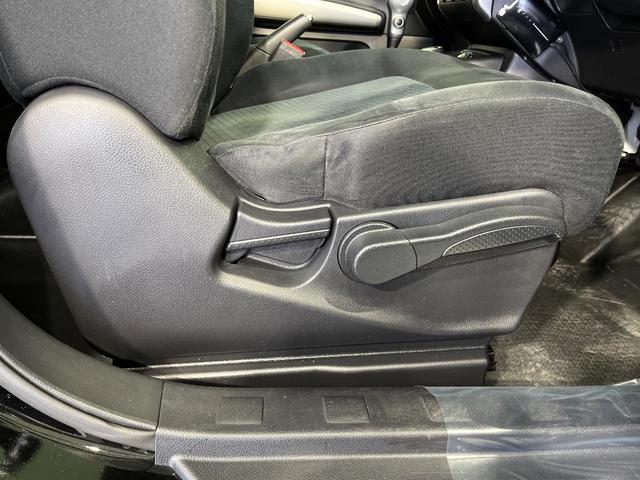 エクストレイル 20Xtt 4WD SDナビ 禁煙車 スマートキー HIDヘッド ETC クルコン オートライト オートエアコン 純正18インチアルミ CD/DVD再生 地デジ 革巻きステアリング フォグライト(40枚目)