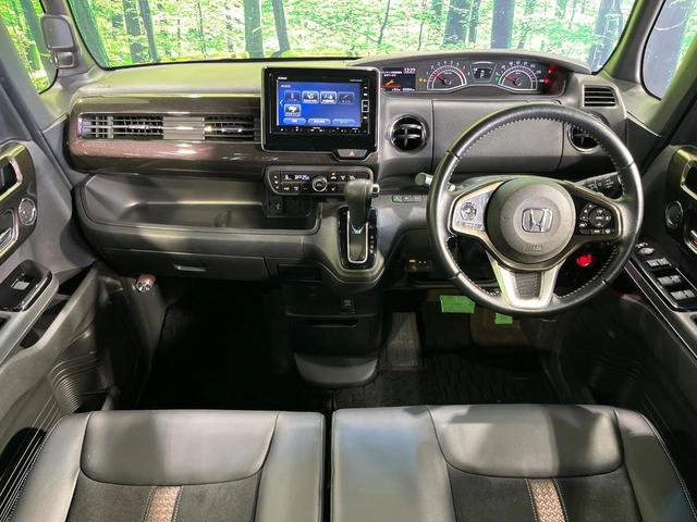 N-BOXカスタム G・Lターボホンダセンシング 4WD ターボ 両側電動スライドドア 純正SDナビ バックカメラ ホンダセンシング アダプティブクルーズ 禁煙車 シートヒーター 前後ドラレコ レーンキープ スマートキー LEDヘッド ETC(2枚目)
