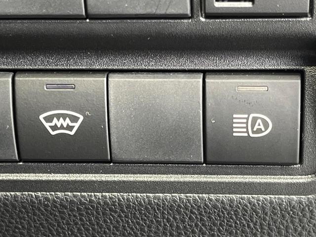 ヤリス Ｘ　４ＷＤ　ＳＤナビ　バックカメラ　寒冷地仕様　セーフティセンス　レーダークルーズ　禁煙車　クリアランスソナー　スマートキー　ＥＴＣ　オートライト　純正１４インチＡＷ　Ｂｌｕｅｔｏｏｔｈ再生　ＣＤ再生（5枚目）