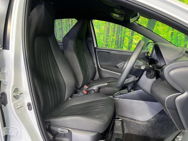 ヤリス Ｘ　４ＷＤ　ＳＤナビ　バックカメラ　寒冷地仕様　セーフティセンス　レーダークルーズ　禁煙車　クリアランスソナー　スマートキー　ＥＴＣ　オートライト　純正１４インチＡＷ　Ｂｌｕｅｔｏｏｔｈ再生　ＣＤ再生（8枚目）