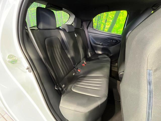 ヤリス Ｘ　４ＷＤ　ＳＤナビ　バックカメラ　寒冷地仕様　セーフティセンス　レーダークルーズ　禁煙車　クリアランスソナー　スマートキー　ＥＴＣ　オートライト　純正１４インチＡＷ　Ｂｌｕｅｔｏｏｔｈ再生　ＣＤ再生（9枚目）