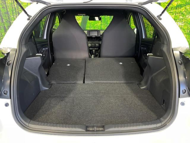 ヤリス Ｘ　４ＷＤ　ＳＤナビ　バックカメラ　寒冷地仕様　セーフティセンス　レーダークルーズ　禁煙車　クリアランスソナー　スマートキー　ＥＴＣ　オートライト　純正１４インチＡＷ　Ｂｌｕｅｔｏｏｔｈ再生　ＣＤ再生（10枚目）