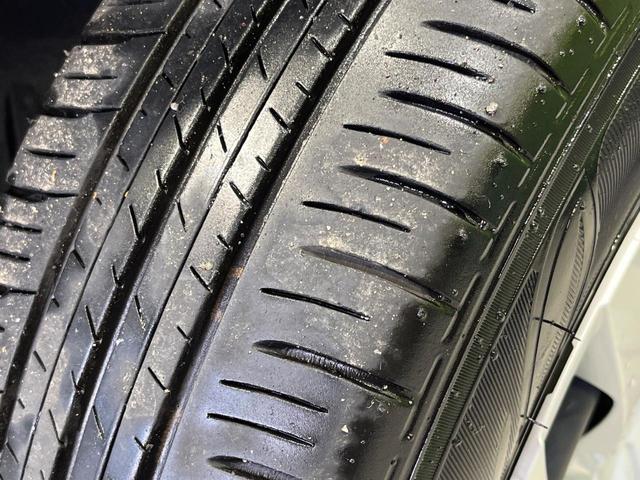 ヤリス Ｘ　４ＷＤ　ＳＤナビ　バックカメラ　寒冷地仕様　セーフティセンス　レーダークルーズ　禁煙車　クリアランスソナー　スマートキー　ＥＴＣ　オートライト　純正１４インチＡＷ　Ｂｌｕｅｔｏｏｔｈ再生　ＣＤ再生（30枚目）