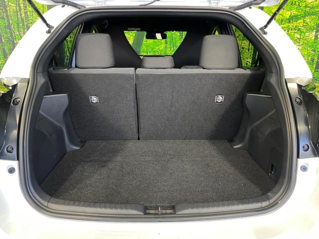 ヤリス Ｘ　４ＷＤ　ＳＤナビ　バックカメラ　寒冷地仕様　セーフティセンス　レーダークルーズ　禁煙車　クリアランスソナー　スマートキー　ＥＴＣ　オートライト　純正１４インチＡＷ　Ｂｌｕｅｔｏｏｔｈ再生　ＣＤ再生（48枚目）