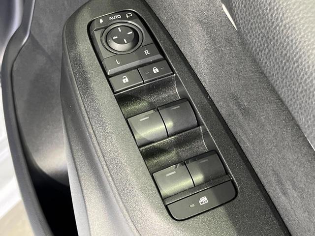 ヤリス Ｘ　４ＷＤ　ＳＤナビ　バックカメラ　寒冷地仕様　セーフティセンス　レーダークルーズ　禁煙車　クリアランスソナー　スマートキー　ＥＴＣ　オートライト　純正１４インチＡＷ　Ｂｌｕｅｔｏｏｔｈ再生　ＣＤ再生（52枚目）