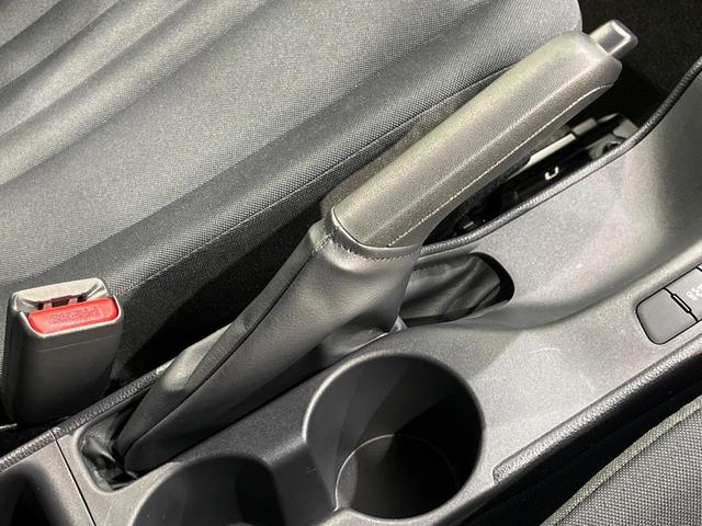 ヤリス Ｘ　４ＷＤ　ＳＤナビ　バックカメラ　寒冷地仕様　セーフティセンス　レーダークルーズ　禁煙車　クリアランスソナー　スマートキー　ＥＴＣ　オートライト　純正１４インチＡＷ　Ｂｌｕｅｔｏｏｔｈ再生　ＣＤ再生（54枚目）