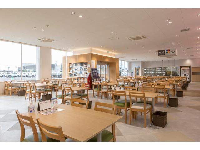 ヤリス Ｘ　４ＷＤ　ＳＤナビ　バックカメラ　寒冷地仕様　セーフティセンス　レーダークルーズ　禁煙車　クリアランスソナー　スマートキー　ＥＴＣ　オートライト　純正１４インチＡＷ　Ｂｌｕｅｔｏｏｔｈ再生　ＣＤ再生（80枚目）