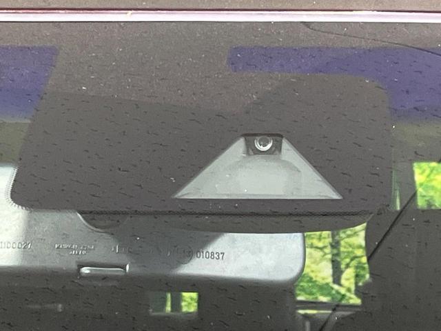 エルグランド 250ハイウェイスターS 4WD 両側電動スライド サイバーナビ フリップダウン バックカメラ インテリジェントエマージェンシーブレーキ 禁煙車 ハーフレザーシート クリアランスソナー スマートキー LEDヘッド ETC(7枚目)