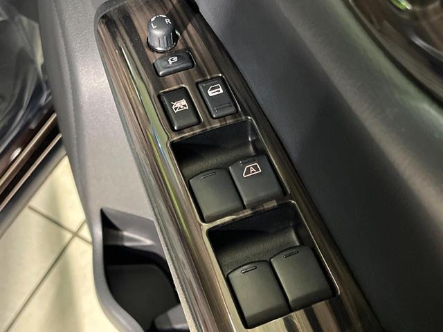 エルグランド 250ハイウェイスターS 4WD 両側電動スライド サイバーナビ フリップダウン バックカメラ インテリジェントエマージェンシーブレーキ 禁煙車 ハーフレザーシート クリアランスソナー スマートキー LEDヘッド ETC(41枚目)