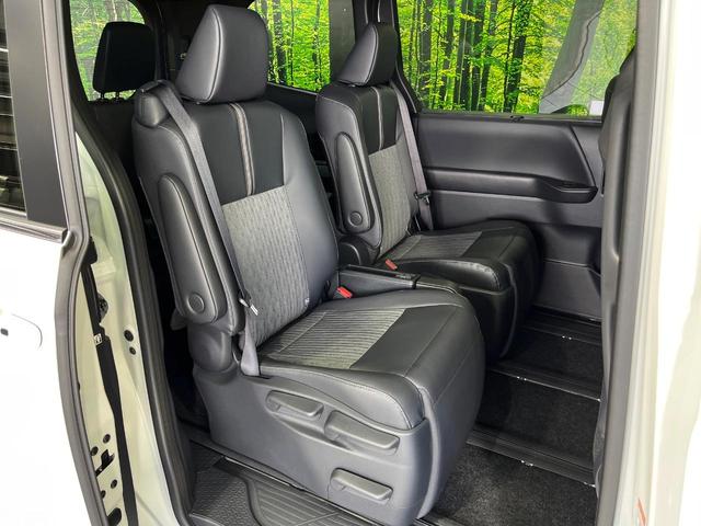 ノア Ｓ－Ｚ　登録済未使用車　両側電動スライド　純正１０．５型ディスプレイ　全周囲カメラ　トヨタチームメイト　セーフティセンス　レーダークルーズ　パワーバックドア　ハーフレザーシート　前席中列シートヒーター　ＥＴＣ（9枚目）
