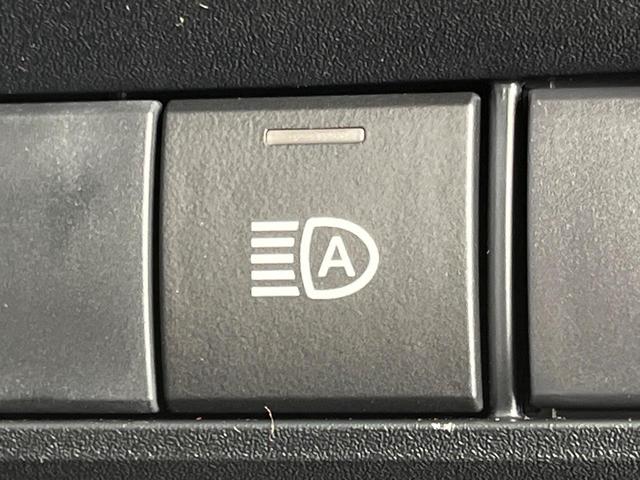 ノア Ｓ－Ｚ　登録済未使用車　両側電動スライド　純正１０．５型ディスプレイ　全周囲カメラ　トヨタチームメイト　セーフティセンス　レーダークルーズ　パワーバックドア　ハーフレザーシート　前席中列シートヒーター　ＥＴＣ（42枚目）