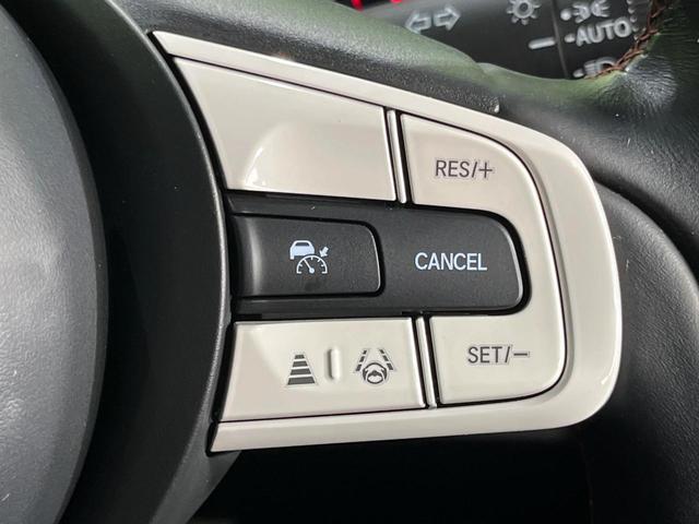 フィット ｅ：ＨＥＶホーム　２０周年特別仕様車　カーサ　４ＷＤ　純正９型ＳＤナビ　バックカメラ　寒冷地仕様　ホンダセンシング　アダプティブクルーズ　禁煙車　ドラレコ　コーナーセンサー　スマートキー　ＬＥＤヘッド　ビルトインＥＴＣ　オートハイビーム（7枚目）