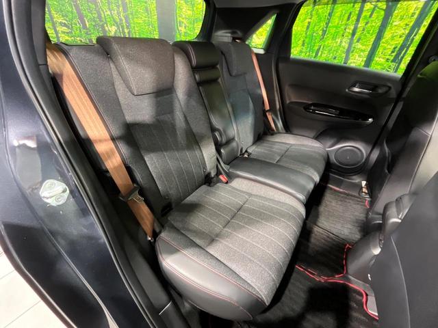 フィット ｅ：ＨＥＶホーム　２０周年特別仕様車　カーサ　４ＷＤ　純正９型ＳＤナビ　バックカメラ　寒冷地仕様　ホンダセンシング　アダプティブクルーズ　禁煙車　ドラレコ　コーナーセンサー　スマートキー　ＬＥＤヘッド　ビルトインＥＴＣ　オートハイビーム（9枚目）