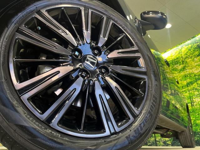 フィット ｅ：ＨＥＶホーム　２０周年特別仕様車　カーサ　４ＷＤ　純正９型ＳＤナビ　バックカメラ　寒冷地仕様　ホンダセンシング　アダプティブクルーズ　禁煙車　ドラレコ　コーナーセンサー　スマートキー　ＬＥＤヘッド　ビルトインＥＴＣ　オートハイビーム（13枚目）