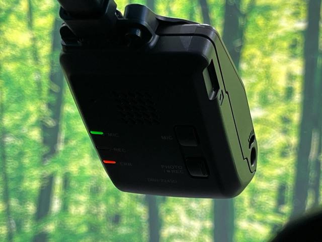 フィット ｅ：ＨＥＶホーム　２０周年特別仕様車　カーサ　４ＷＤ　純正９型ＳＤナビ　バックカメラ　寒冷地仕様　ホンダセンシング　アダプティブクルーズ　禁煙車　ドラレコ　コーナーセンサー　スマートキー　ＬＥＤヘッド　ビルトインＥＴＣ　オートハイビーム（30枚目）