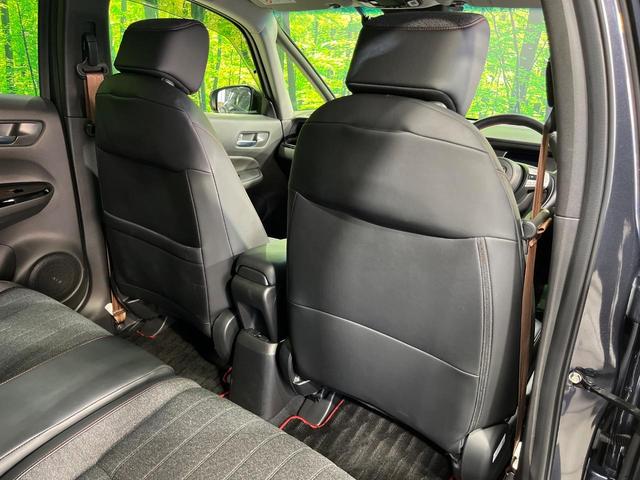 フィット ｅ：ＨＥＶホーム　２０周年特別仕様車　カーサ　４ＷＤ　純正９型ＳＤナビ　バックカメラ　寒冷地仕様　ホンダセンシング　アダプティブクルーズ　禁煙車　ドラレコ　コーナーセンサー　スマートキー　ＬＥＤヘッド　ビルトインＥＴＣ　オートハイビーム（43枚目）