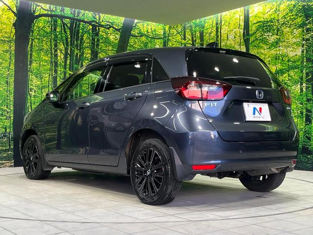 フィット ｅ：ＨＥＶホーム　２０周年特別仕様車　カーサ　４ＷＤ　純正９型ＳＤナビ　バックカメラ　寒冷地仕様　ホンダセンシング　アダプティブクルーズ　禁煙車　ドラレコ　コーナーセンサー　スマートキー　ＬＥＤヘッド　ビルトインＥＴＣ　オートハイビーム（56枚目）