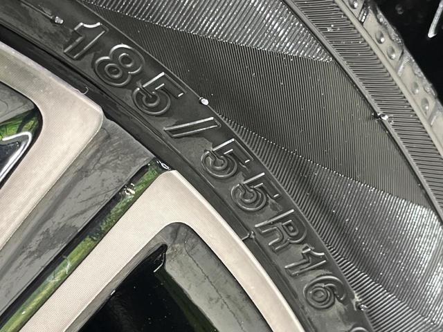 フィット ｅ：ＨＥＶホーム　２０周年特別仕様車　カーサ　４ＷＤ　純正９型ＳＤナビ　バックカメラ　寒冷地仕様　ホンダセンシング　アダプティブクルーズ　禁煙車　ドラレコ　コーナーセンサー　スマートキー　ＬＥＤヘッド　ビルトインＥＴＣ　オートハイビーム（61枚目）