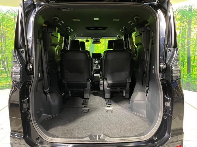 ヴォクシー Ｓ－Ｚ　４ＷＤ　ＧＲエアロ　両側電動ドア　純正１０インチナビ　バックカメラ　セーフティセンス　レーダークルーズ　禁煙車　ハーフレザーシート　ドラレコ　コーナーセンサー　スマートキー　ＬＥＤヘッド　ＥＴＣ２．０（11枚目）