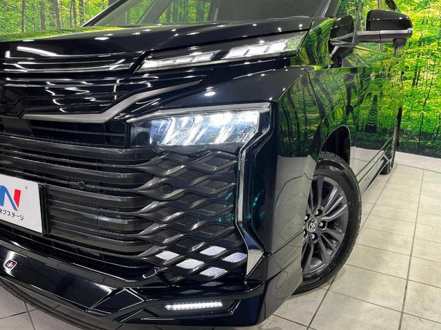 ヴォクシー Ｓ－Ｚ　４ＷＤ　ＧＲエアロ　両側電動ドア　純正１０インチナビ　バックカメラ　セーフティセンス　レーダークルーズ　禁煙車　ハーフレザーシート　ドラレコ　コーナーセンサー　スマートキー　ＬＥＤヘッド　ＥＴＣ２．０（13枚目）