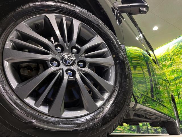 ヴォクシー Ｓ－Ｚ　４ＷＤ　ＧＲエアロ　両側電動ドア　純正１０インチナビ　バックカメラ　セーフティセンス　レーダークルーズ　禁煙車　ハーフレザーシート　ドラレコ　コーナーセンサー　スマートキー　ＬＥＤヘッド　ＥＴＣ２．０（14枚目）