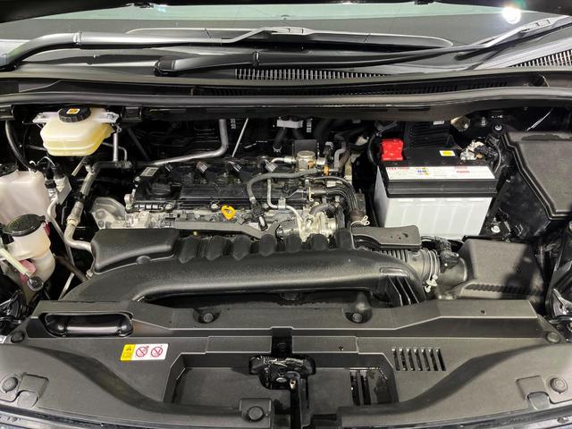 ヴォクシー Ｓ－Ｚ　４ＷＤ　ＧＲエアロ　両側電動ドア　純正１０インチナビ　バックカメラ　セーフティセンス　レーダークルーズ　禁煙車　ハーフレザーシート　ドラレコ　コーナーセンサー　スマートキー　ＬＥＤヘッド　ＥＴＣ２．０（19枚目）