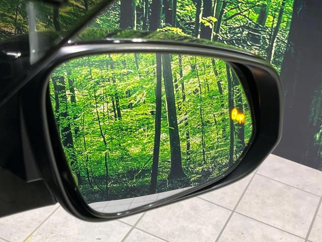 ヴォクシー Ｓ－Ｚ　４ＷＤ　ＧＲエアロ　両側電動ドア　純正１０インチナビ　バックカメラ　セーフティセンス　レーダークルーズ　禁煙車　ハーフレザーシート　ドラレコ　コーナーセンサー　スマートキー　ＬＥＤヘッド　ＥＴＣ２．０（32枚目）