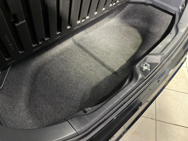 ヴォクシー Ｓ－Ｚ　４ＷＤ　ＧＲエアロ　両側電動ドア　純正１０インチナビ　バックカメラ　セーフティセンス　レーダークルーズ　禁煙車　ハーフレザーシート　ドラレコ　コーナーセンサー　スマートキー　ＬＥＤヘッド　ＥＴＣ２．０（68枚目）