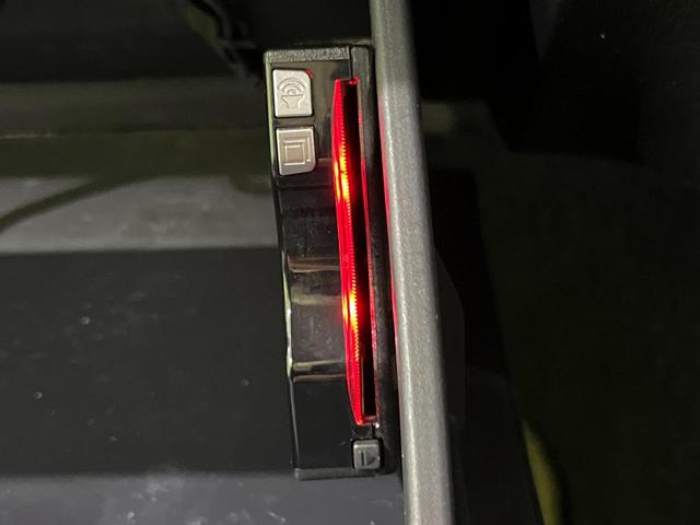 【ＥＴＣ】高速道路の料金所をストレスなく通過！話題のスポットやサービスエリアに多い「スマートＩＣ」利用時は必須のアイテムです。当店でセットアップを実施、ご納車当日からすぐにご利用いただけます！