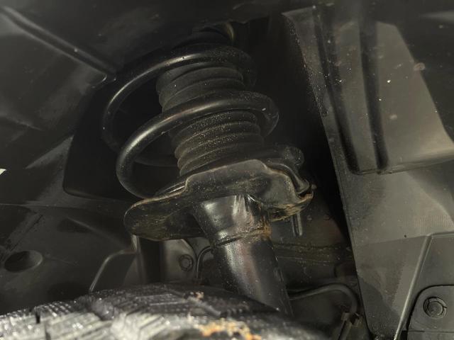 お車を安心してお乗りいただく為には、足回りの定期点検が欠かせません。サービスサポート（有償保証）では無料点検もご提供しており、安心のカーライフをお過ごしいただけるサポート体制が整っています。