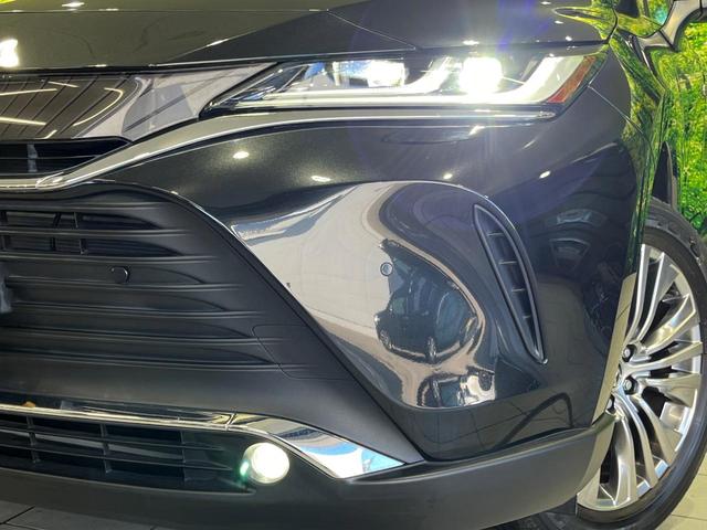 【ＬＥＤヘッドライト】悪天候や夜間走行時も良好な視界を確保し安心して運転できる高輝度ＬＥＤヘッドライトを装備！点灯速度が早く、消費電力も抑えられています。