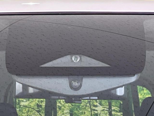 【インテリジェントエマージェンシーブレーキ】フロントカメラで前方の車両や歩行者を検知。衝突しそうな時は衝突被害軽減ブレーキが作動、衝突回避をサポート。より安全にドライブをお楽しみいただけます。