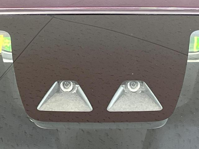 【スマートアシスト】走行中に前方の車両等を認識し、衝突しそうな時は警報とブレーキで衝突回避と被害軽減をアシスト。より安全にドライブをお楽しみいただけます。